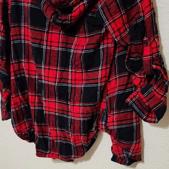 No Boundaries Red and Black Button Down Shirt - Picture 13 of 13
